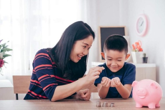 Giáo dục tài chính cho trẻ: Những bài học cần có từ sớm 2 hieu gia tri cua tien