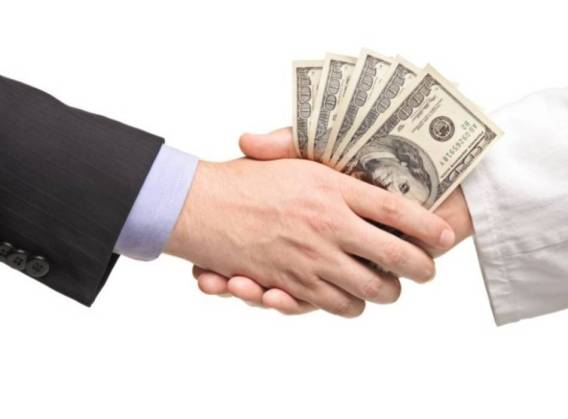 Vay ban be vs vay tai chinh